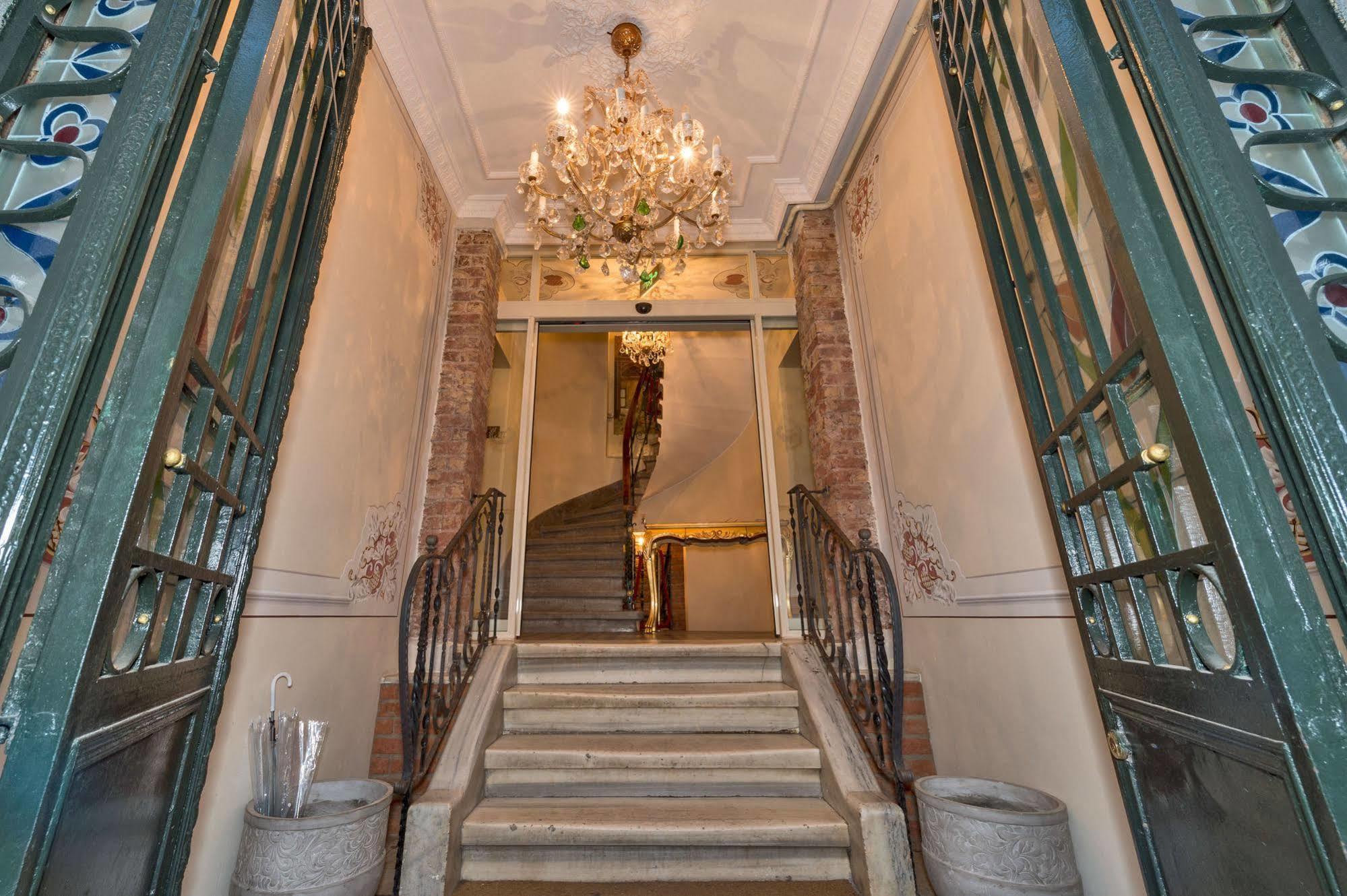 By Murat Crown Hotel Taksim Истанбул Екстериор снимка