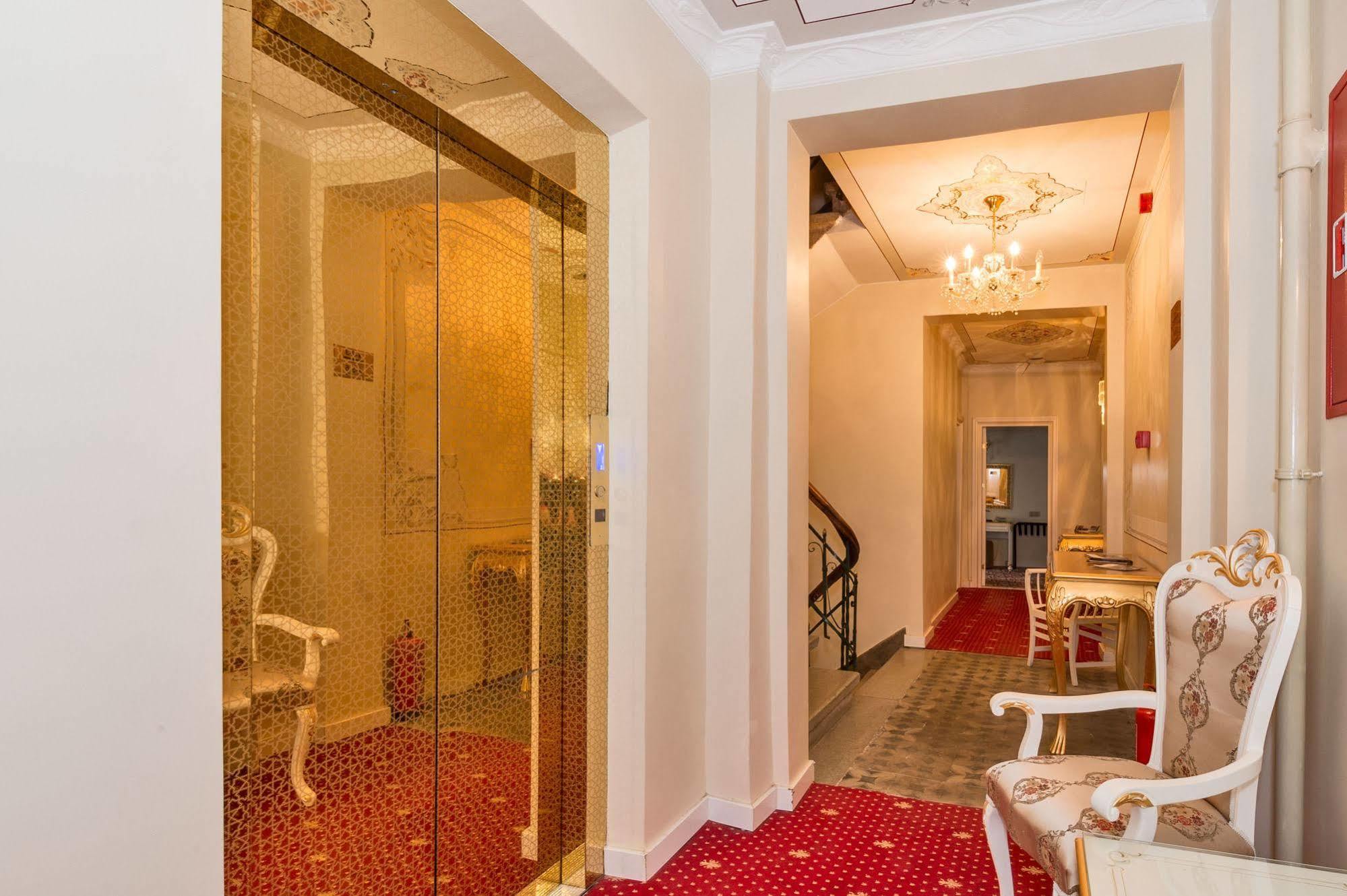 By Murat Crown Hotel Taksim Истанбул Екстериор снимка